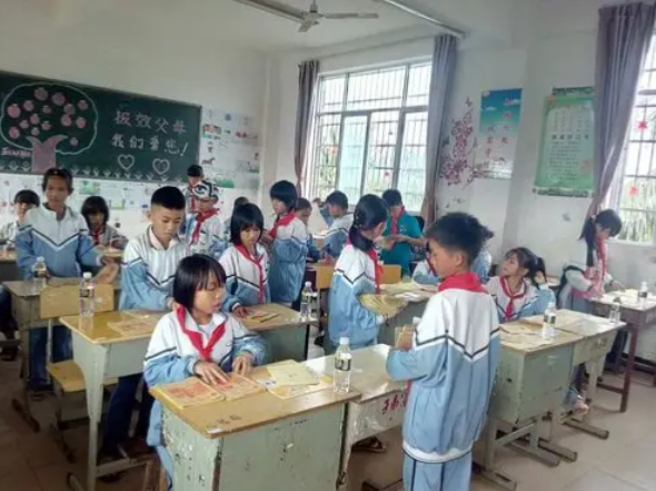 基础薄弱区域学位供应量体裁衣加强教育资源跨学段调整 基础薄弱区域学位供应量体裁衣加强教育资源跨学段调整